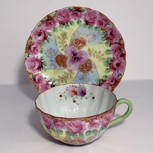 MEIJI ERA (1868-1912) Floral TEACUP & SAUCER / Hand Painted / LOBED PORCELAIN